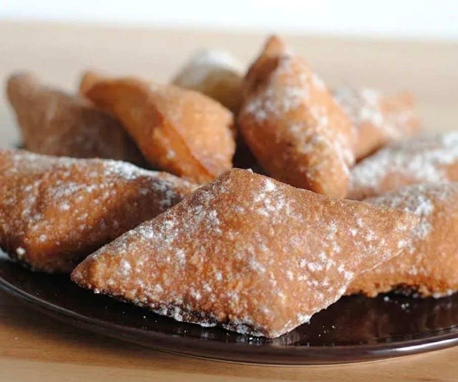 Bottereaux, beignets angevins saupoudrés de sucre glace