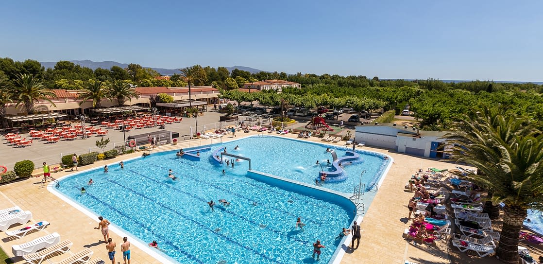 Camping Amfora - L\'espace aquatique - Bassin de d&eacute;tente et bassin de nage