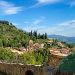 Campeggio Les Tournels: Gole del Verdon - Vista generale di Moustier-Sainte-Marie
