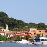 Campeggio Les Tournels: Escursione indimenticabile alle isole d’Or - Borgo di Porquerolles
