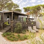 Camping les Tournels : Cottage 4 personnes L'Oustaloun - Vue extérieure du cottage