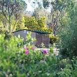 Campeggio Les Tournels: Villaggio - Vista degli alloggi dalle vie del campeggio