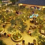 Campeggio Les Tournels: Ristorazione - Terrazza del ristorante di notte