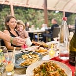 Camping Les Tournels: Eetgelegenheden - Eten in het restaurant "Le Jardin des pins"