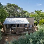 Campeggio Les Tournels: Vista della piazzola del cottage Camarat