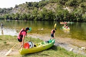 Camping La Plage Fleurie - Activités - Mise à l\'eau des canoés