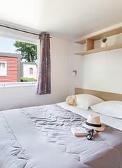 La Plage Fleurie campsite - Holiday rentals - Cottage Alizé - 4 persons - 2 bedrooms - Master bedroom