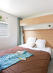 La Plage Fleurie campsite - Rentals - Moorea Cottage - 4 persons - 2 bedrooms - Master bedroom
