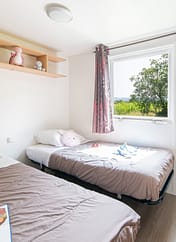La Plage Fleurie campsite - Holiday rentals - Cottage Alizé - 4 persons - 2 bedrooms - Children’s bedroom