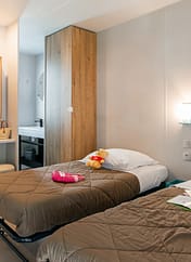La Plage Fleurie campsite - Holiday rentals - Cottage Calys - 4 people - 2 bedrooms - Children’s bedroom