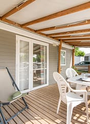 La Plage Fleurie campsite - Holiday rentals - Cottage Gili - 4 persons - 2 bedrooms - Terrace
