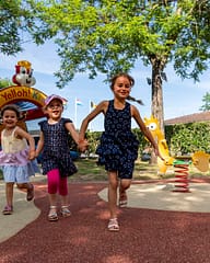 Camping La Plage Fleurie - Speeltuin met opblaasbare structuur