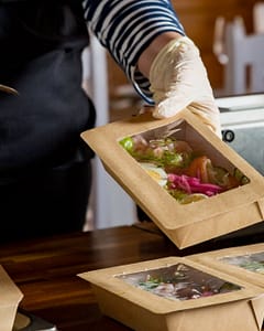 Camping Le Bois de Valmarie - Service de plats et snacks &agrave; emporter