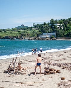 Camping Le Bois de Valmarie - Spelende kinderen op het strand van Racou - Argeles Toerisme - Benjamin Collard