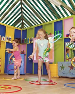 Camping La Sirène - Clubs niños y adolescentes - Niños jugando en el club