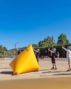 Camping l\'Hippocampe - Activités et animations - Enfant jouant au Battle Archery