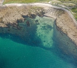 Les Terrasses de Kersiny - Camping Cap Sizun - Vue aérienne de la plage de Plouhinec