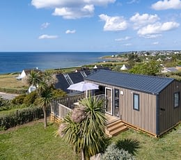 Les Terrasses de Kersiny - Camping vue mer Bretagne - Vue aérienne d'un hébergement