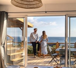 Les Terrasses de Kersiny - Camping vue mer Bretagne - Location premium avec vue sur la mer