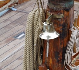 Les Terrasses de Kersiny - Fête maritimes de Douarnenez - Cloche de bateau