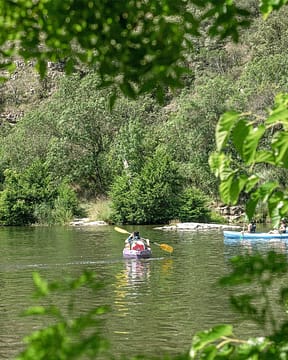 Camping Arc en Ciel - Activities - Canoeing and kayaking on the Ardèche