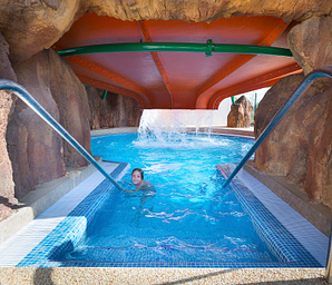 Camping Amfora - L\'espace aquatique - Toboggans