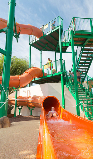 Camping Amfora - Espacio acuático -  Llegada de los toboganes  