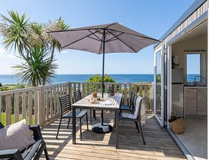 Les Terrasses de Kersiny - Le camping et les services - Grande terrasse avec vue mer