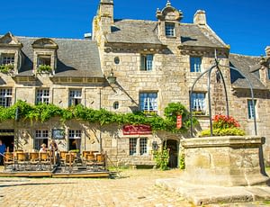 Les Terrasses de Kersiny - Cité médiévale de Locronan - Maisons en pierre et fontaine