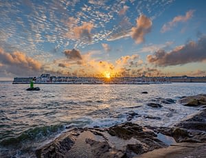 Les Terrasses de Kersiny - Découverte de Concarneau - Couché de soleil sur la ville de concarneau