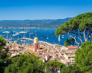Camping les Tournels : Glamour en bandoulière à Saint-Tropez - Vue de la ville depuis les hauteurs