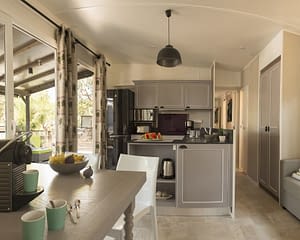 Campeggio Les Tournels: Cottage 4 persone L'Oustaloun - Salone e cucina