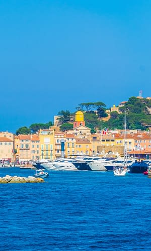 Camping Les Tournels: Glamour in stijl in St-Tropez - Zicht op de haven van St-Tropez