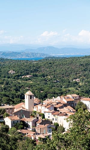 Camping les Tournels : Vue d'un village dans le golfe de St Tropez