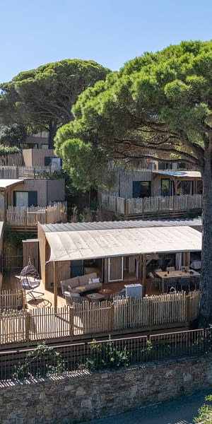 Camping Les Tournels: Cottage Chênes Lièges - Luchtfoto