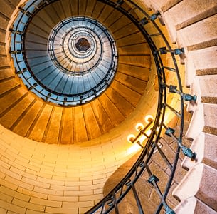 Les Terrasses de Kersiny - Le Phare d’Echmühl et la Pointe de Penmarc’h - Escalier à l'intérieur du Phare