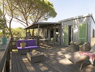 Kemping Les Tournels: domek dla 6 osób L'Oustaloun – duży taras