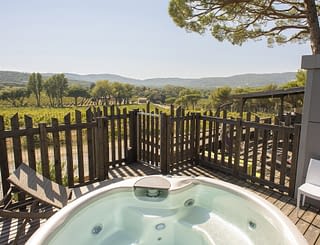 Campeggio Les Tournels: Cottage 6 persone L'Oustaloun - Spa privata