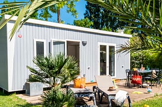 Camping la Sir&egrave;ne - H&eacute;bergements - Sir&egrave;ne 2 - 4 personnes - 2 chambres - Ext&eacute;rieur