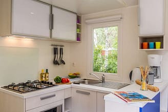 Camping la Sir&egrave;ne - H&eacute;bergements - Sir&egrave;ne 2 Clim - 3m - 4 personnes - 2 chambres - Cuisine