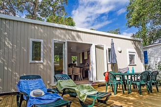 Camping le Bois de Valmarie - H&eacute;bergements - Sir&egrave;ne 3 - 6 personnes - 3 chambres - Terrasse