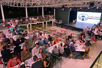 Sir&egrave;ne Holidays - Sir&egrave;ne Events - Terrasse - Premier &eacute;tage de la salle Sir&egrave;ne Arena