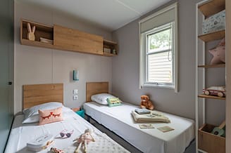 Camping la Sir&egrave;ne - H&eacute;bergements - Lodge 3 Prestige - 6 personnes - 3 chambres - Chambre enfants
