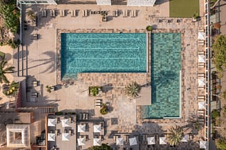 Camping Le Brasilia, vue a&eacute;rienne, bassins de nage