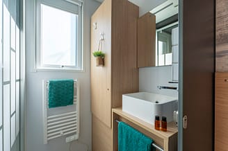 Campingplatz Le Brasilia, Cottage Dali, Badezimmer