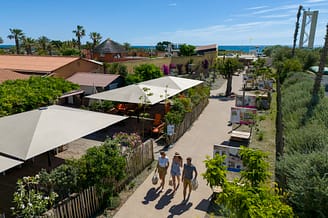 Le Brasilia campsite, team 