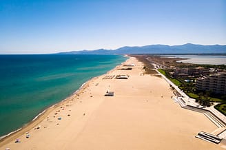 Camping Le Brasilia, strand van Canet en Roussillon, luchtfoto