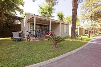 Camping Le Brasilia, Chalet Les Ti Kreol, exterior