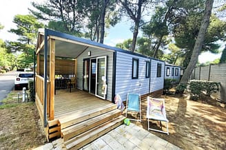 Camping Le Brasilia, Cottage P’tit Sud, exterior, terraza