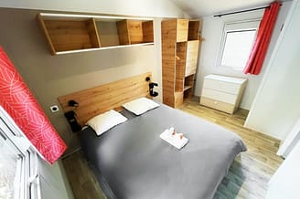 Camping Le Brasilia, Cottage P\'tit Sud, chambre parentale